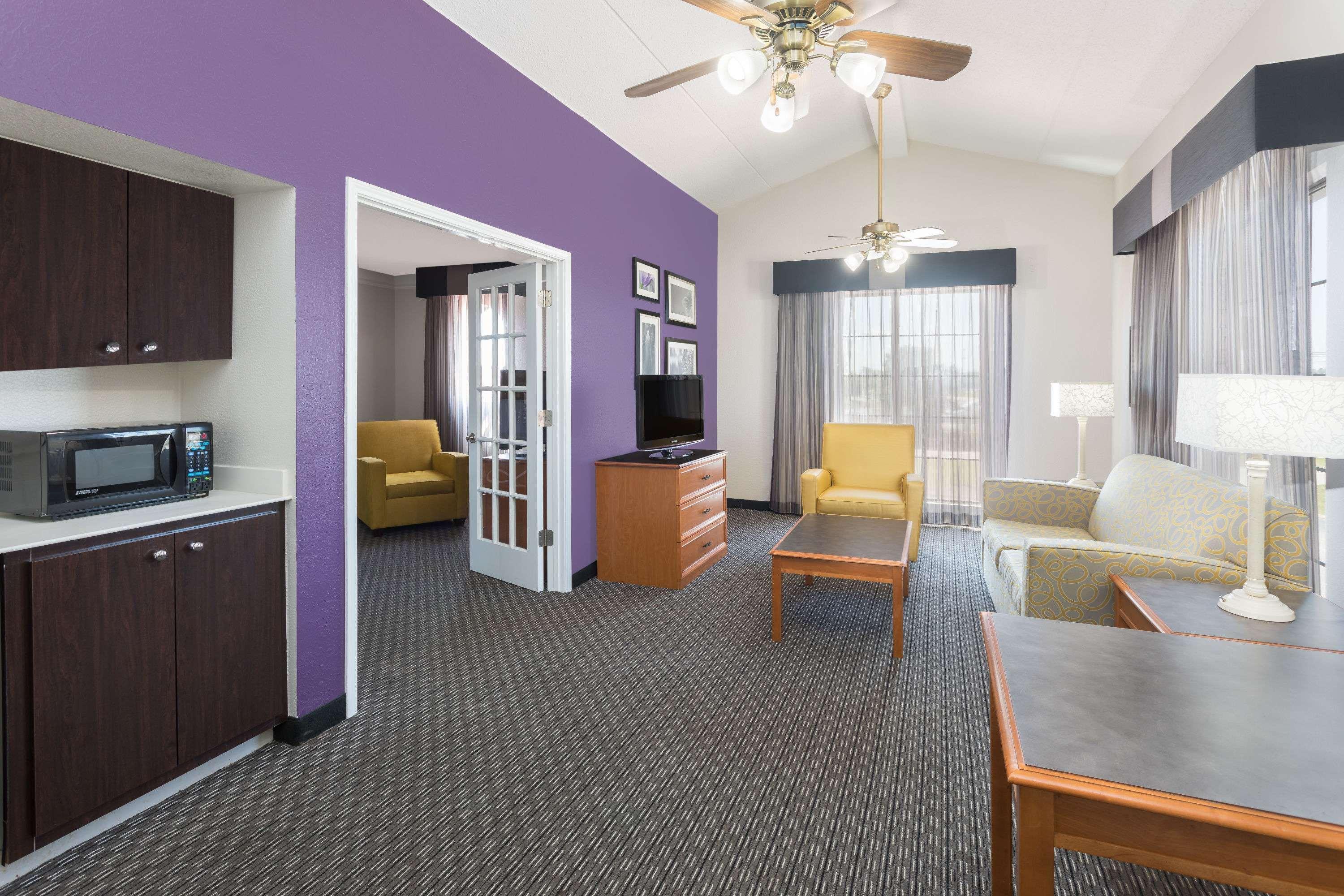 Baymont By Wyndham Woodruff Rd Motel 2*