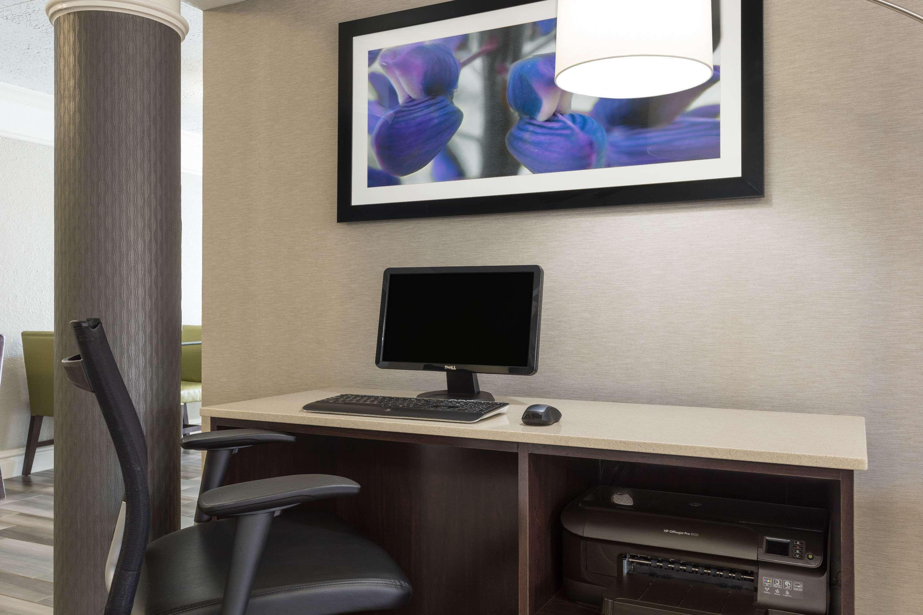 Baymont By Wyndham Woodruff Rd Motel 2*