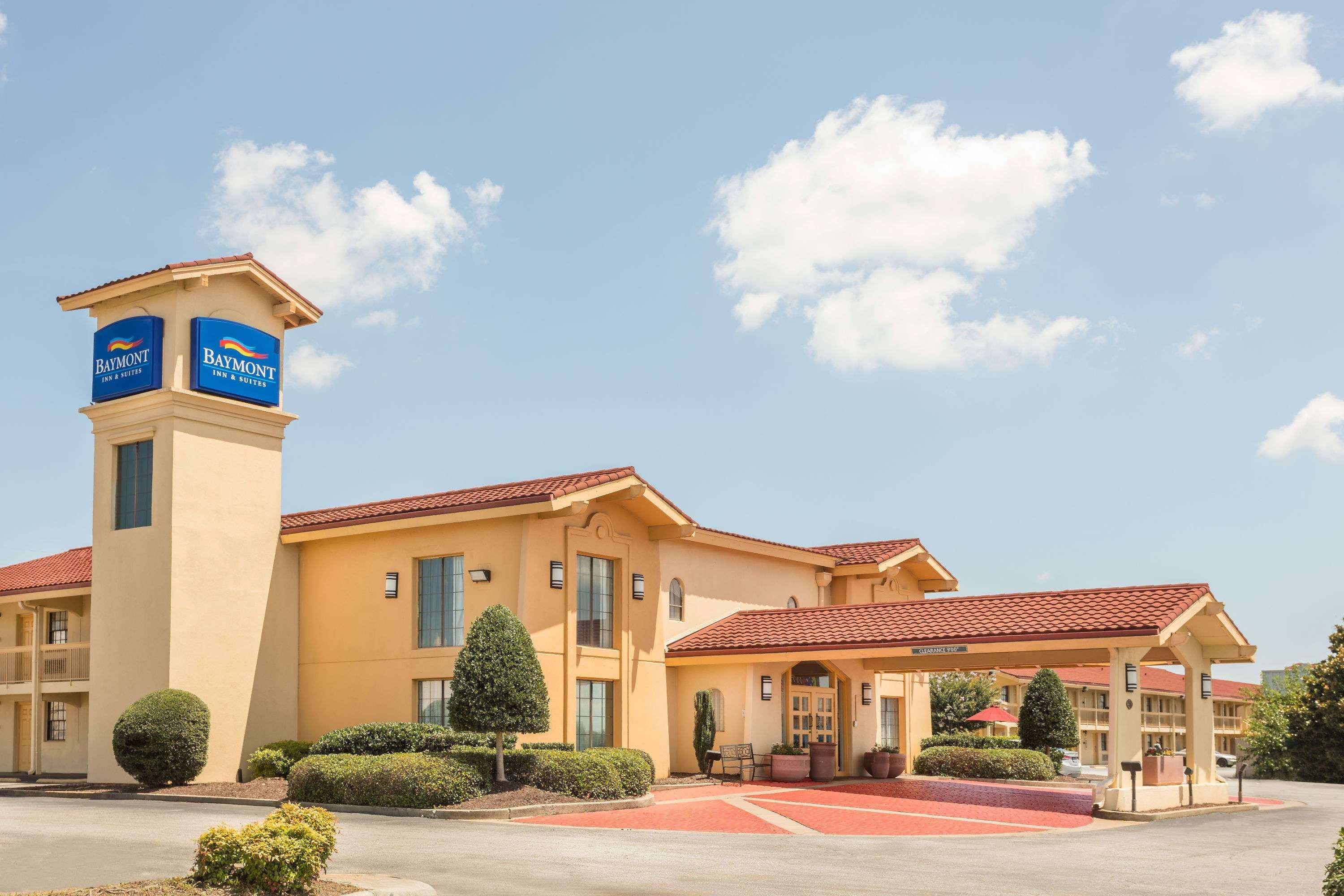 Motel Baymont By Wyndham Woodruff Rd