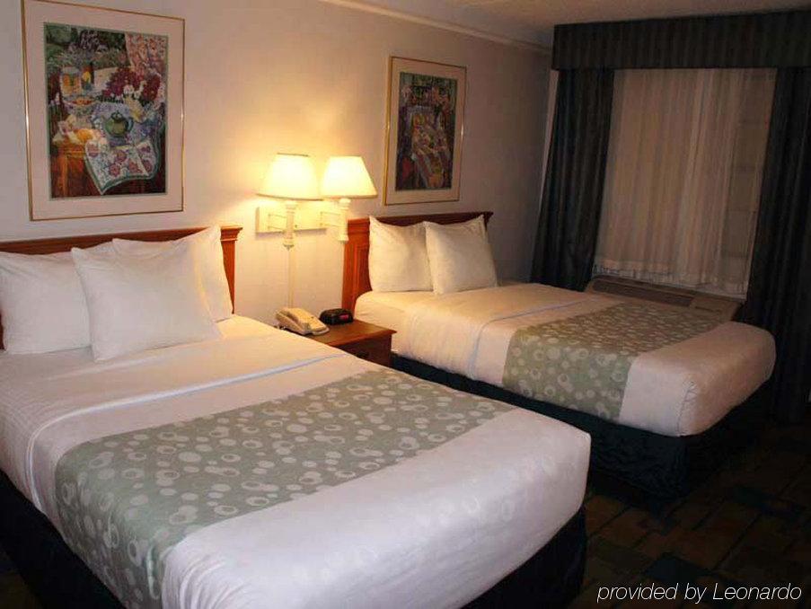 Baymont By Wyndham Woodruff Rd Motel 2*
