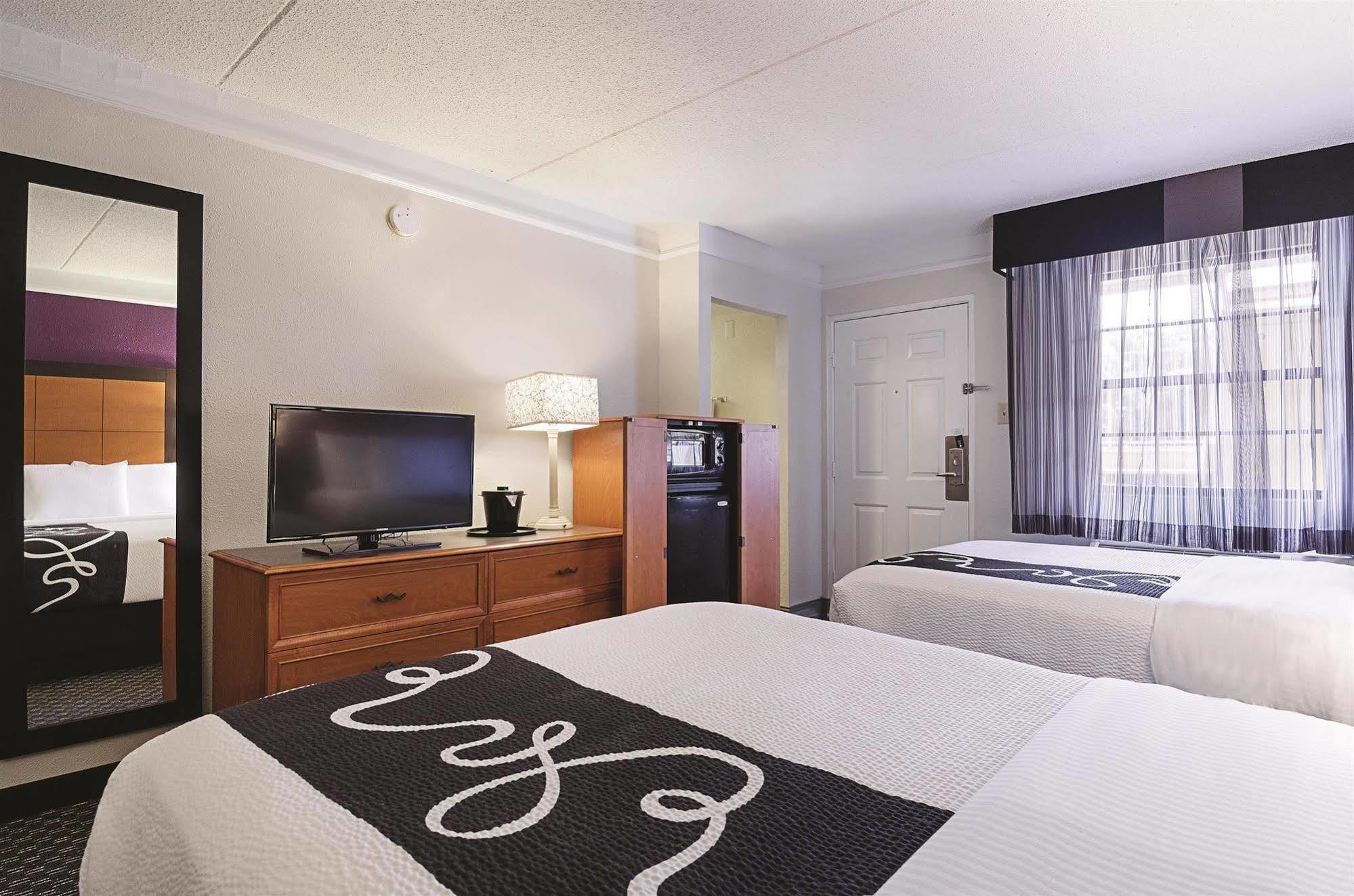 Motel Baymont By Wyndham Woodruff Rd 2*
