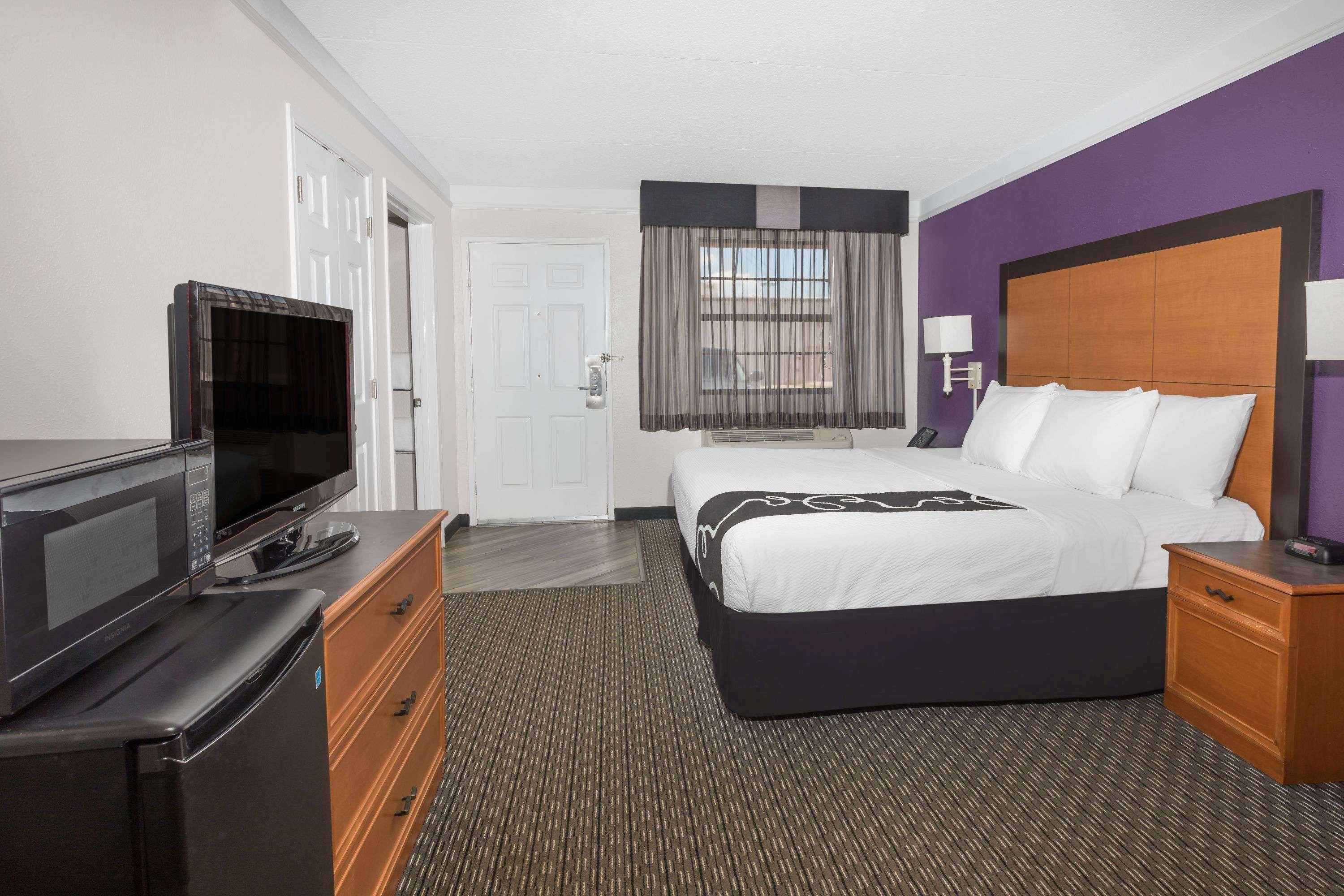 Motel Baymont By Wyndham Woodruff Rd 2*
